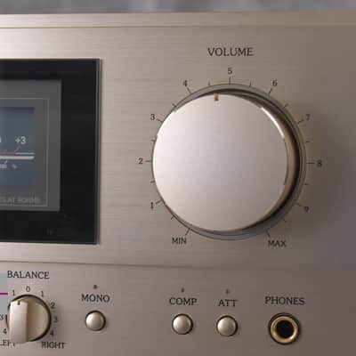 Accuphase E-270 Integrated Stereo Amplifier in Excellent Condition w/ Remote image 9