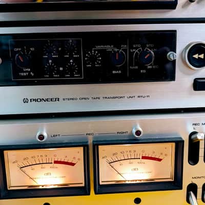 Pioneer RT‑2022 (RTU-11 + TAU‑11) -- [EXCELLENT!!] + Serviced ($300!): Rare Complete Example w/ Covers, Cable, Original NAB Hubs, Original Take-up Reel -- Collector‑Ready image 9