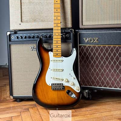 2016 Fender Eric Johnson Stratocaster 2 Tone SB image 2