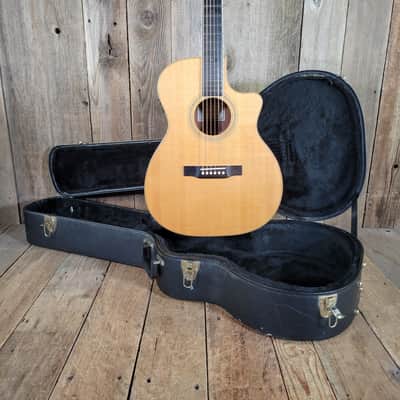 Larrivee OMV-03 2004 Mahogany W/ stock pickup system & hard case- Natural image 25