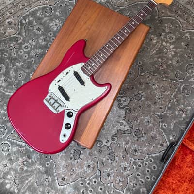 Fender Duo-Sonic with Rosewood Fretboard 1961 - 1964 - Transparent Red image 2