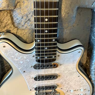 BMG Brian May Limited Edition Red Special in White 2000s w/case image 5