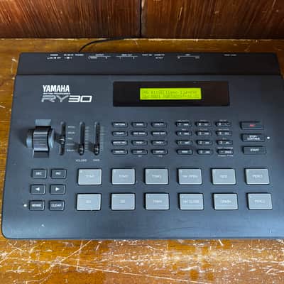 Yamaha RY30 RHYTHM PROGRAMMER Drum Machine w/ power supply New Internal Battery image 2