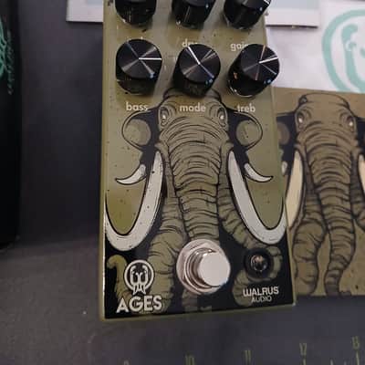 Walrus Audio Ages Five-State Overdrive 2020 - Present - Olive Green with box and goodies no velcro. image 2