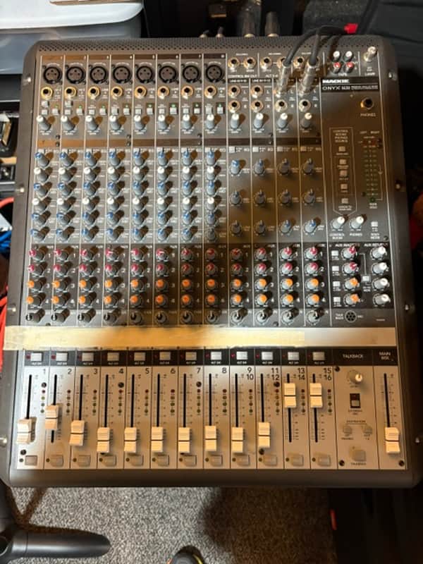 Mackie Onyx 1620 16-Channel Analog Mixer 2003 - 2009 - With amps/compressor/limiter/equipment/rack/covers image 1