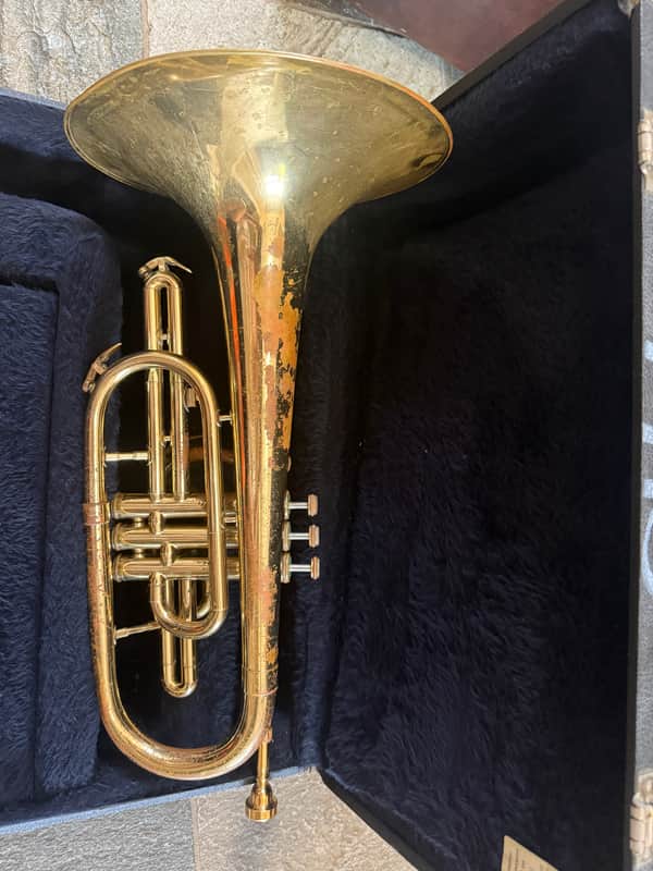 Dynasty Marching Mellophone,  with mouthpiece and case. USA image 1