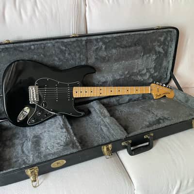 Fender Stratocaster with Maple Fretboard 1978 - 1981 - Black image 2