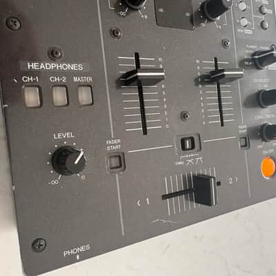 Pioneer DJM 400 image 3