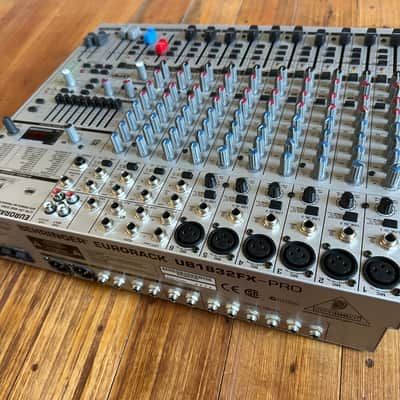 Behringer Eurorack UB1832FX-Pro 18-Input 3/2-Bus Mic / Line Mixer with Multi-Effects Processor 2000s - Silver image 6