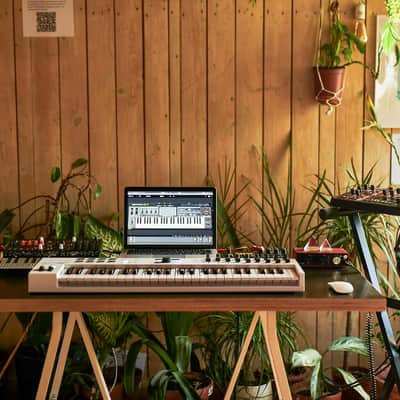 Arturia KeyLab Essential Mk3 49-Key MIDI Controller – White image 4