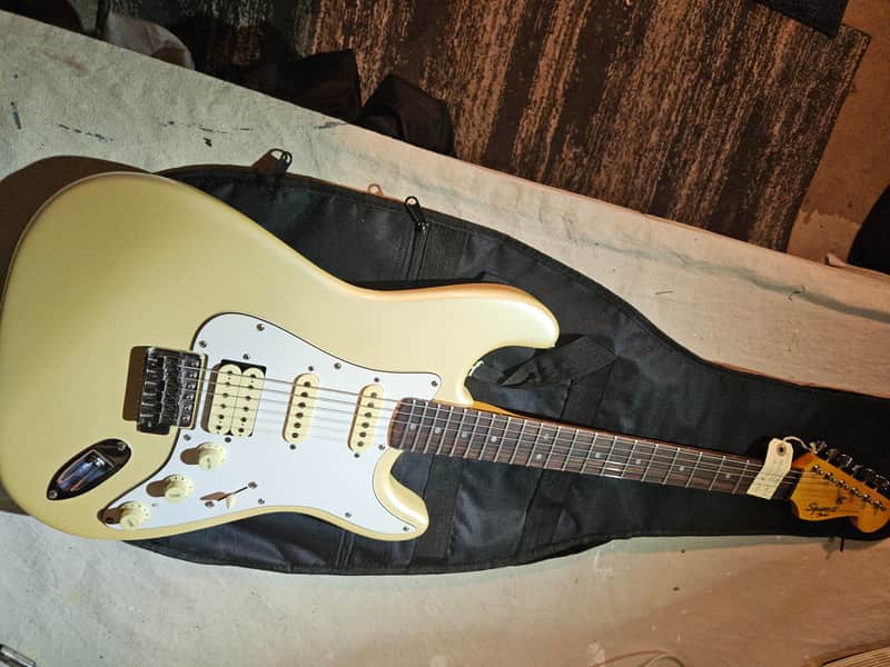 Squire 11 strat. Circa.1980,s Factory has pickups image 1
