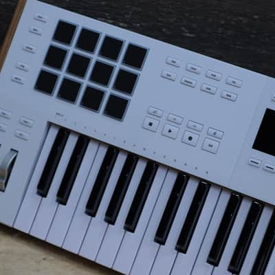 Arturia KeyLab 49 Mk3 Universal MIDI Controller 49-Note Semi-Weighted w/Box image 14