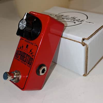 Mythos Pedals Hephaestus Sub Octave Fuzz 2022 - Red image 4
