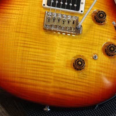 Minty! 2020 PRS Custom 24 Piezo Electric Guitar Sunburst + OHSC image 4