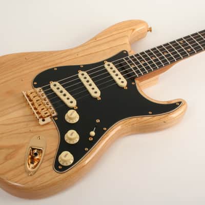 Fender Custom Shop Limited Edition Custom '62 Stratocaster Journeyman Relic with Closet Classic Gold Hardware 3A Rosewood Fingerboard Aged Natural CZ581418 image 3