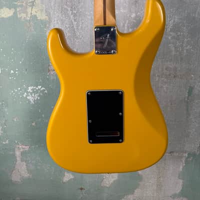 Fender Player II Modified Stratocaster with Maple Fretboard 2025 - Present - Sunshine Yellow image 11
