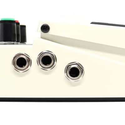 Boss LS-2 Line Selector Effects Pedal - White image 5