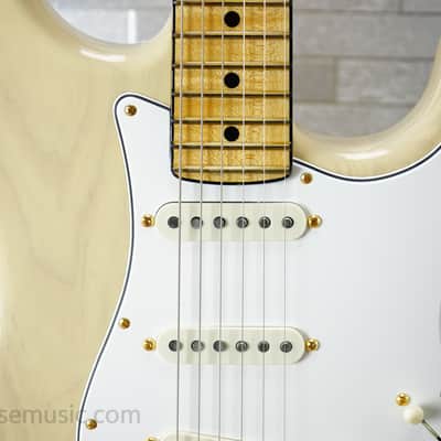 Fender American Custom Shop Stratocaster® NOS, 2A Flame Maple Fingerboard, Honey Blonde image 4