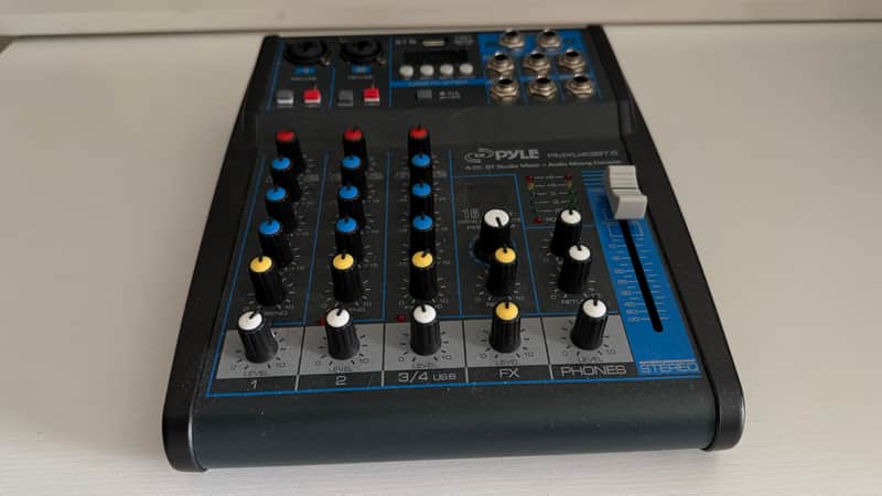 Pyle 4-CH BT studio monitor +mixing console
