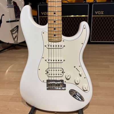 Fender Juanes Stratocaster®, Maple, Electric Guitar - Pearlescent Luna White image 15