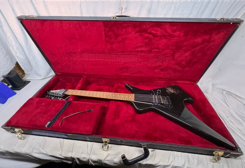 Hamer USA Scarab Guitar with Case - Black image 1