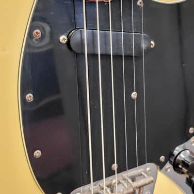 Fender Musicmaster Vintage Electric Guitar with Rosewood Fretboard 1976 - Olympic White image 5