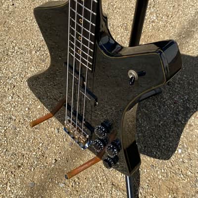 Washburn B-20 1981 Explorer Bass image 6