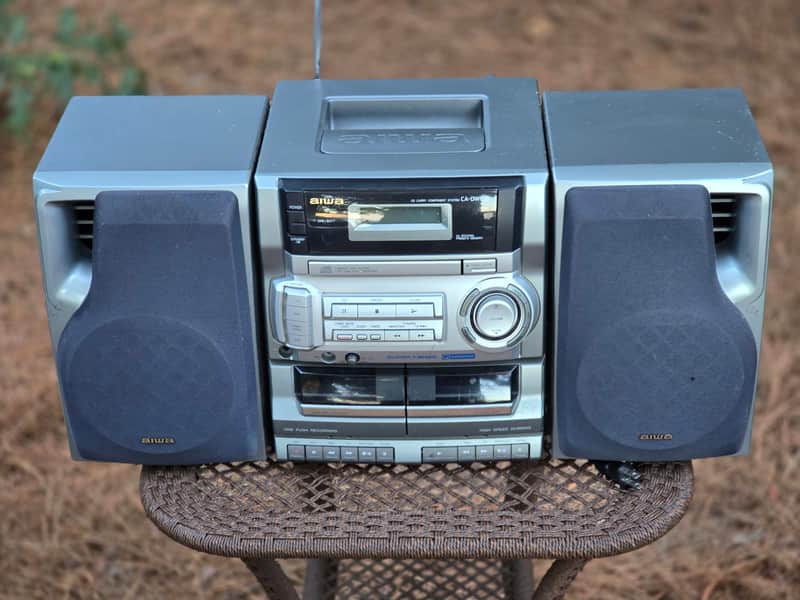 Aiwa Compact Disc Carry Component System CA-DW635U Cassette Radio Boombox image 1