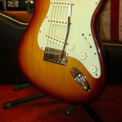 2007 Fender American Deluxe Stratocaster Sunburst image 1