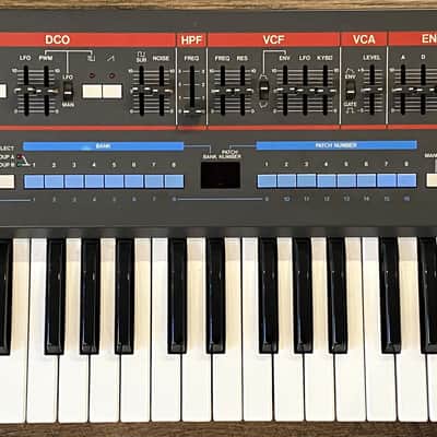 Roland Juno-106 61-Key Programmable Polyphonic Analog Synthesizer Keyboard