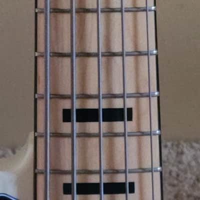Sire 2nd Generation Marcus Miller V7 Vintage WB Alder 5-String with Maple Fretboard 2024 - White image 2