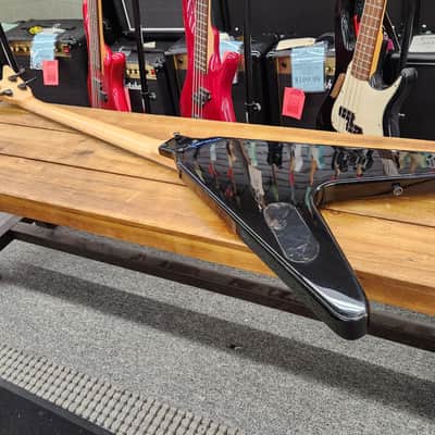Dean V Bass Fretless Black image 11