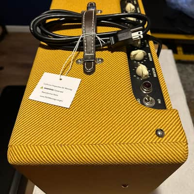 Fender Blues Junior IV 1x12-inch 15-watt Tube Combo Amp - Lacquered Tweed Sweetwater Exclusive with Eminence Red White and Blues Speaker 2025 image 8