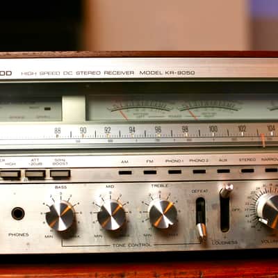 Kenwood KR-9050 1978 - Silver and wood image 2