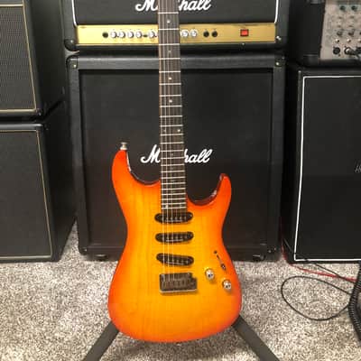Fender ShowMaster SSS 2004 HoneyBurst image 2