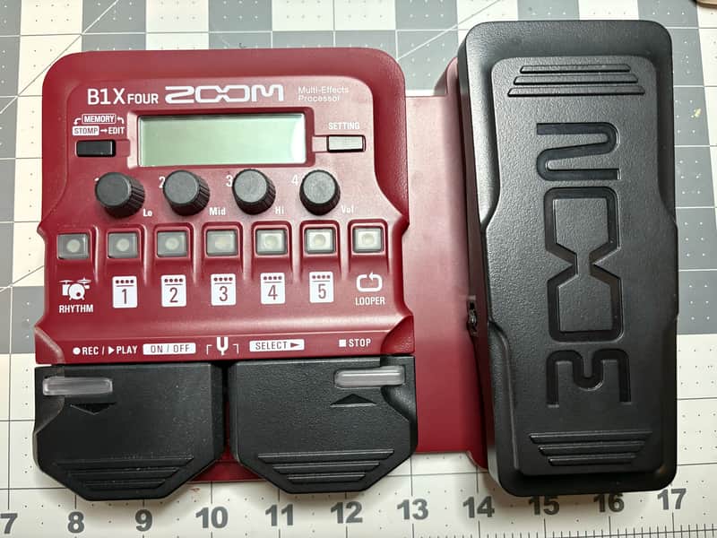 Zoom B1X Four