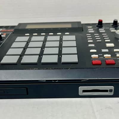 Akai MPC2500 Music Production Center 2005 - 2013 - Black image 2