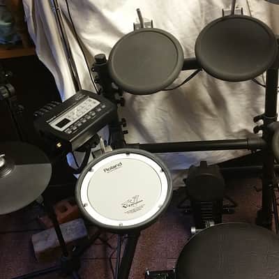 Roland TD-3 electronic drum set with sticks and stool (New price £650) image 1