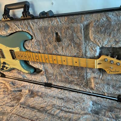 Fender American Professional Stratocaster with Roasted Maple Neck 2018 - 2019 - Sonic Blue image 6