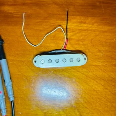 Fender Stratocaster pickup 1976 - Grey bottom image 1