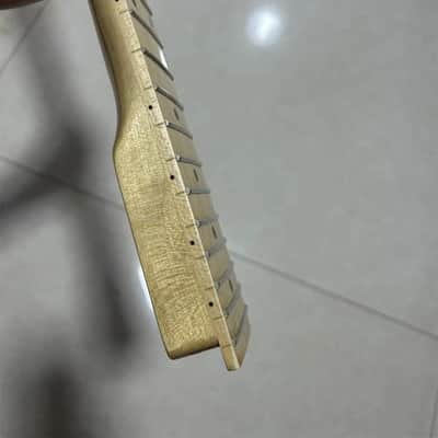 Banana Head Electric Guitar Maple Wood Neck, 22 Frets Fingerboard image 3