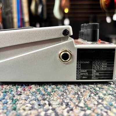 Boss SYB-3 Bass Synthesizer 2000 - Silver/Red image 5