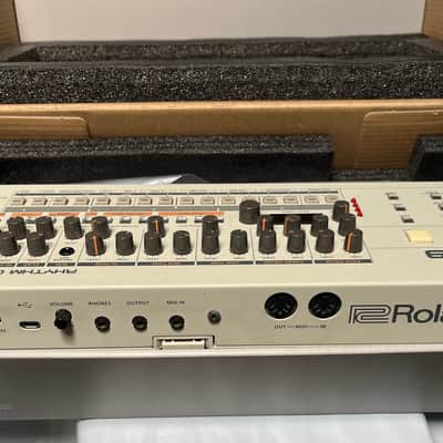Roland TR-09 Rhythm Composer Boutique Drum Machine image 2