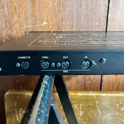 YAMAHA TX81Z FM TONE GENERATOR SYNTHESIZER New internal battery image 6