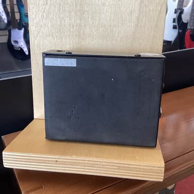 Eden Amplification WTDI World Tour DI/Preamp W/Box and Power supply image 5