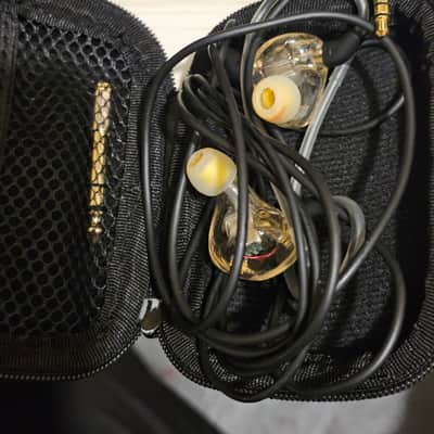Xvive U4T9 Wireless In-Ear Monitor System with T9 In-Ear Monitors 2019 - Present - Black image 2