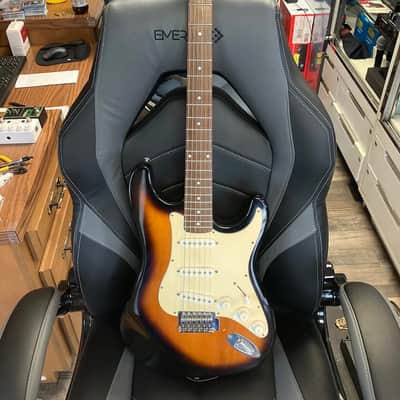 Silvertone SS15 Revolver Double Cut 2000s - Sunburst image 1