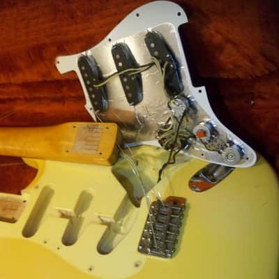 1987 AVRI Fender Stratocaster American Vintage 1962 Reissue AVRI White Sim Neck 8 Lbs image 18