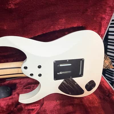 Ibanez RG1527M Prestige Galaxy White Electric Guitar w Case image 8