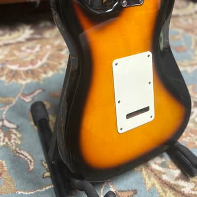 Fender Player II Stratocaster SSS 2024 - Present - 3-Color Sunburst image 6